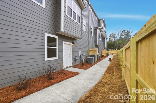8929 Sharonbrook Drive, Charlotte, NC 28210