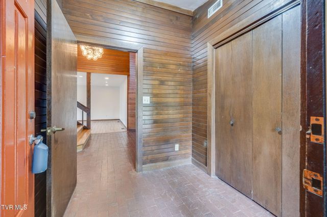 3508 Honeywood Drive, Johnson City, TN 37604