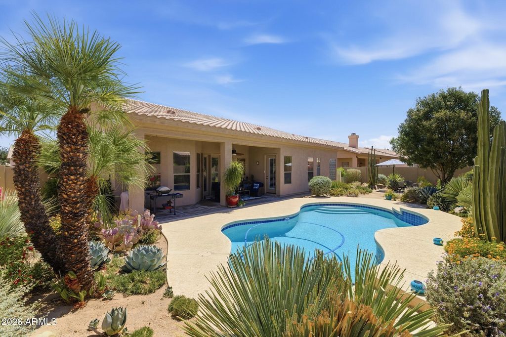 5670 W IRMA Lane, Glendale, AZ 85308