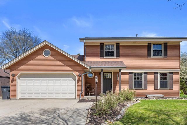 1200 Tiffany LANE, Oak Creek, WI 53154