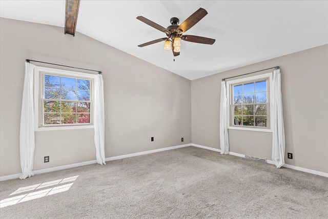 1200 Tiffany LANE, Oak Creek, WI 53154