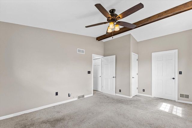 1200 Tiffany LANE, Oak Creek, WI 53154