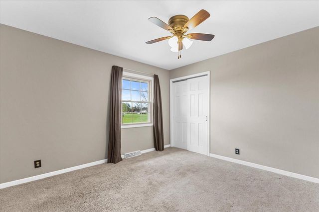 1200 Tiffany LANE, Oak Creek, WI 53154
