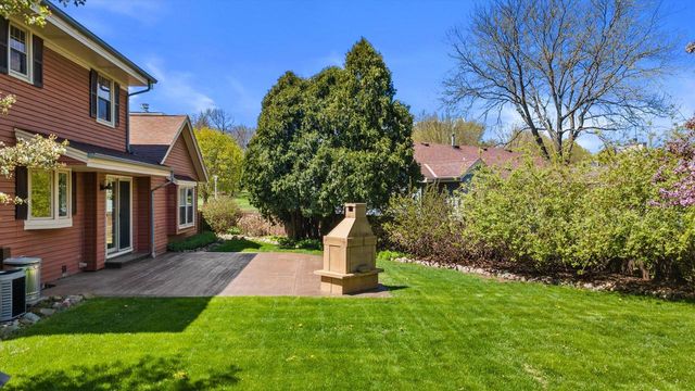 1200 Tiffany LANE, Oak Creek, WI 53154