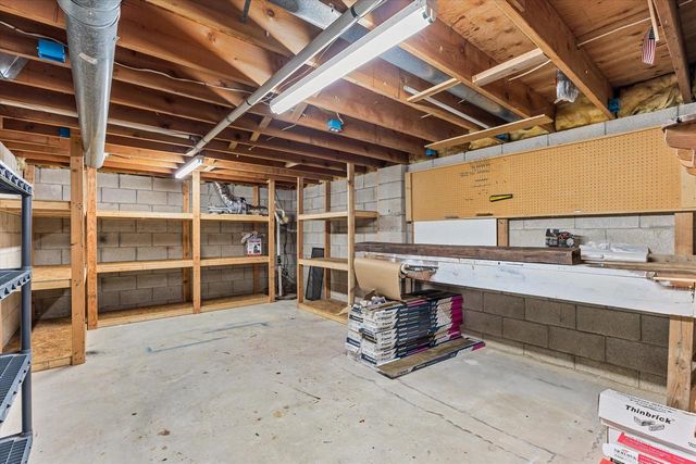 1200 Tiffany LANE, Oak Creek, WI 53154