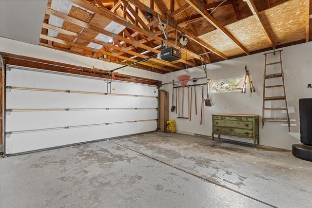 1200 Tiffany LANE, Oak Creek, WI 53154