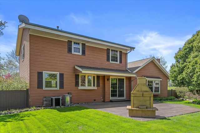 1200 Tiffany LANE, Oak Creek, WI 53154