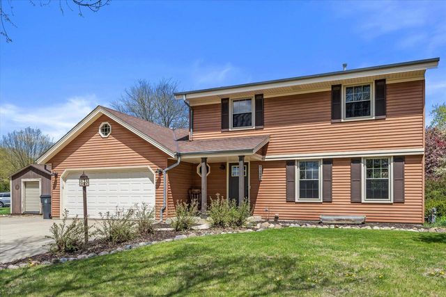 1200 Tiffany LANE, Oak Creek, WI 53154
