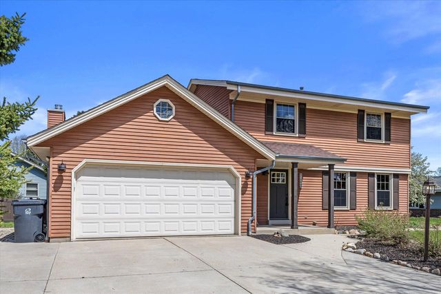 1200 Tiffany LANE, Oak Creek, WI 53154