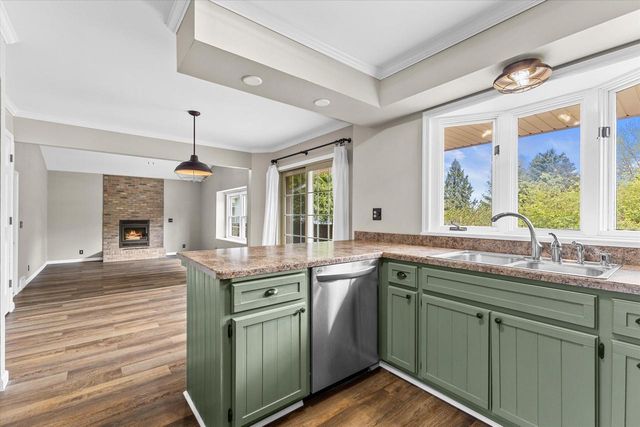 1200 Tiffany LANE, Oak Creek, WI 53154