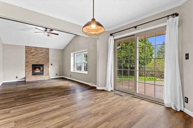 1200 Tiffany LANE, Oak Creek, WI 53154