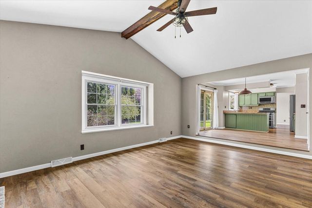 1200 Tiffany LANE, Oak Creek, WI 53154