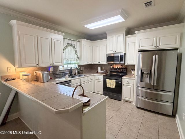 401 Roxbury Place, Florence, MS 39073