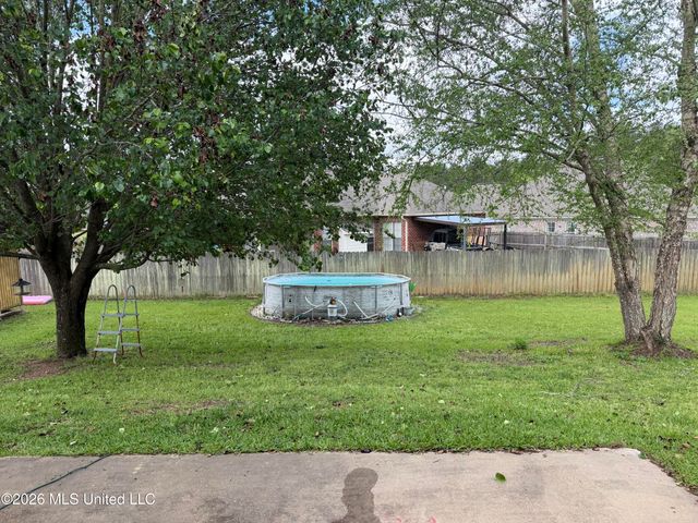 401 Roxbury Place, Florence, MS 39073