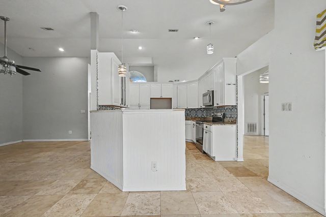 1297 Ceylon Drive, Gulf Breeze, FL 32563