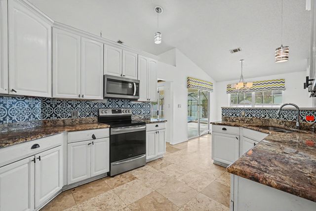 1297 Ceylon Drive, Gulf Breeze, FL 32563