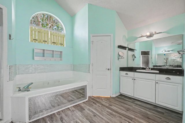 1297 Ceylon Drive, Gulf Breeze, FL 32563