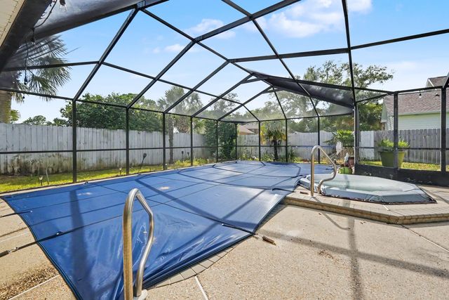 1297 Ceylon Drive, Gulf Breeze, FL 32563