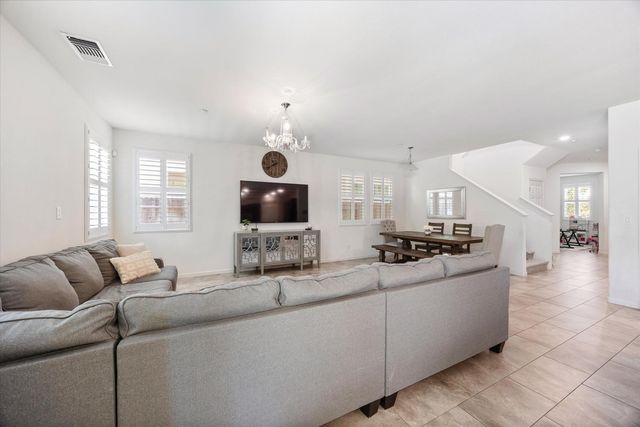 5331 Elderdown Way, Sacramento, CA 95835