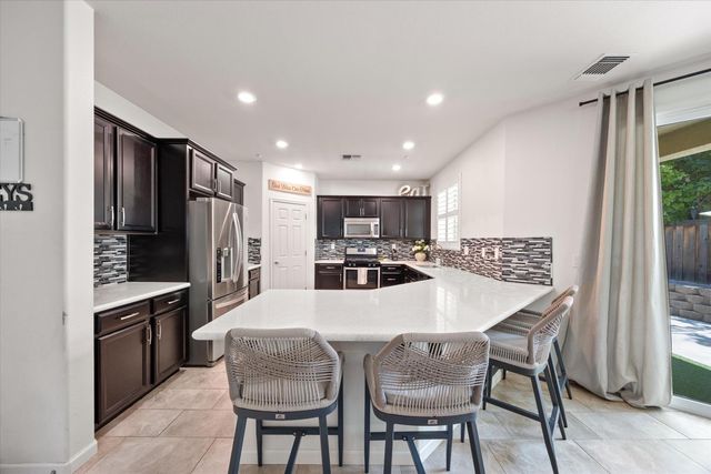 5331 Elderdown Way, Sacramento, CA 95835