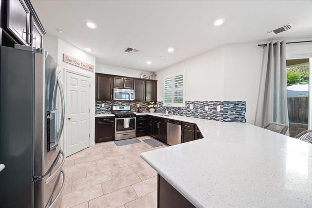 5331 Elderdown Way, Sacramento, CA 95835