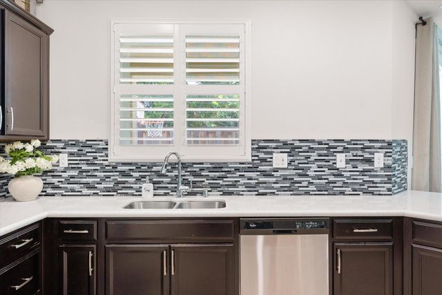 5331 Elderdown Way, Sacramento, CA 95835