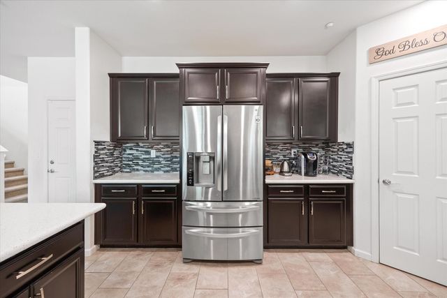 5331 Elderdown Way, Sacramento, CA 95835