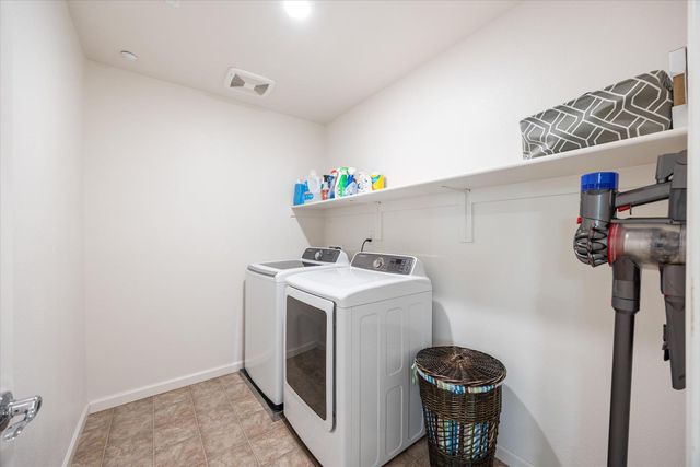 5331 Elderdown Way, Sacramento, CA 95835