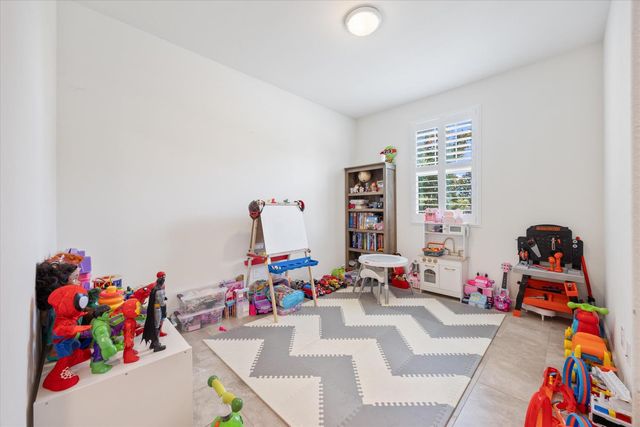 5331 Elderdown Way, Sacramento, CA 95835