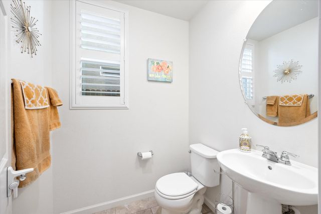 5331 Elderdown Way, Sacramento, CA 95835