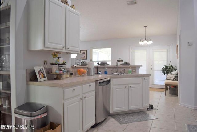 8062 TIMBER POINT Drive, Jacksonville, FL 32244