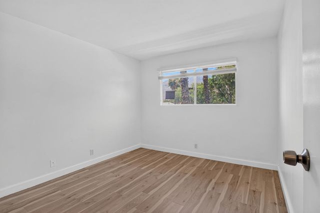 420 N Villa Court 208, Palm Springs, CA 92262