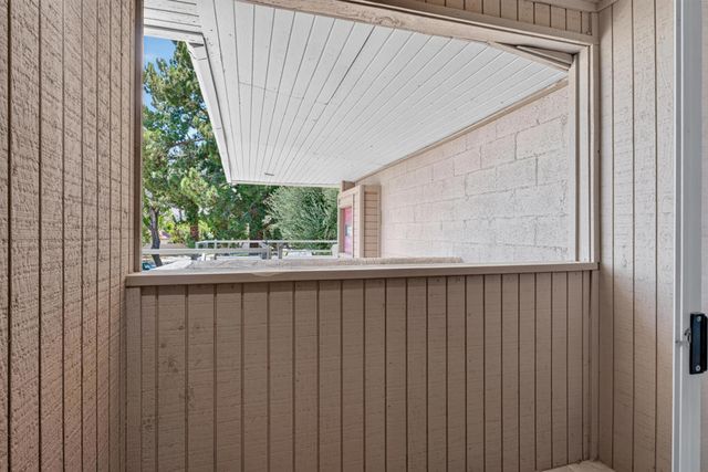420 N Villa Court 208, Palm Springs, CA 92262