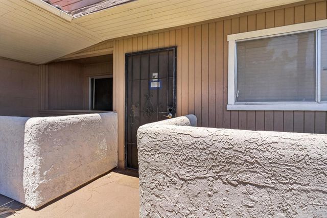 420 N Villa Court 208, Palm Springs, CA 92262