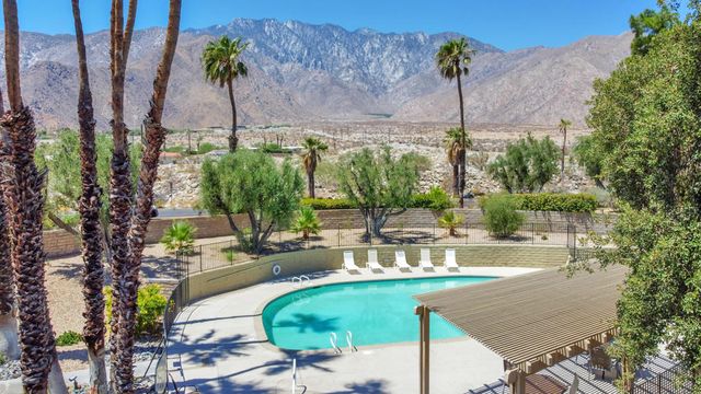 420 N Villa Court 208, Palm Springs, CA 92262