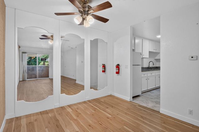 420 N Villa Court 208, Palm Springs, CA 92262
