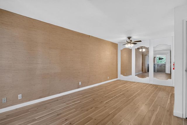 420 N Villa Court 208, Palm Springs, CA 92262