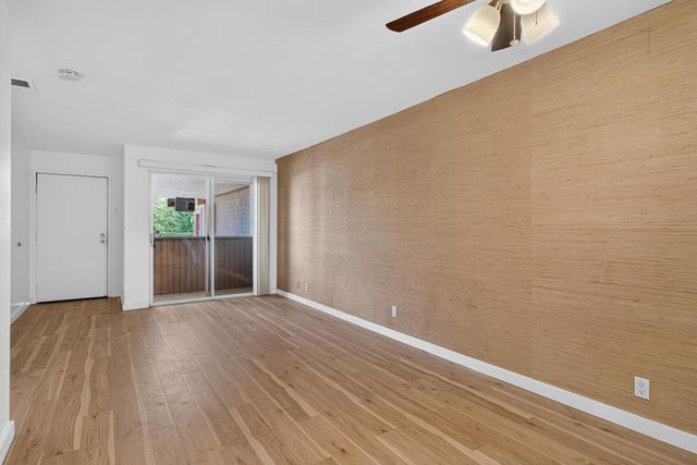 420 N Villa Court 208, Palm Springs, CA 92262