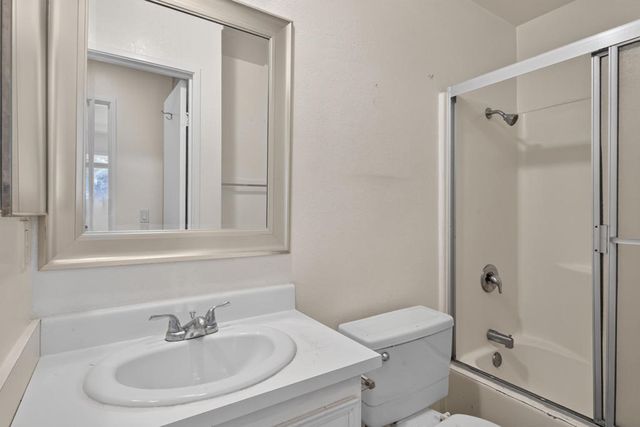 420 N Villa Court 208, Palm Springs, CA 92262