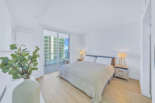 1300 Brickell Bay Dr 2104, Miami, FL 33131
