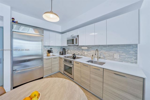 1300 Brickell Bay Dr 2104, Miami, FL 33131