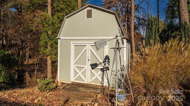 9372 Island Point Road, Sherrills Ford, NC 28673