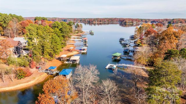 9372 Island Point Road, Sherrills Ford, NC 28673