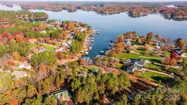 9372 Island Point Road, Sherrills Ford, NC 28673