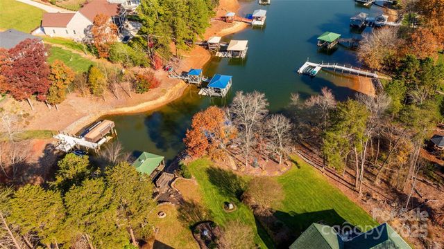 9372 Island Point Road, Sherrills Ford, NC 28673