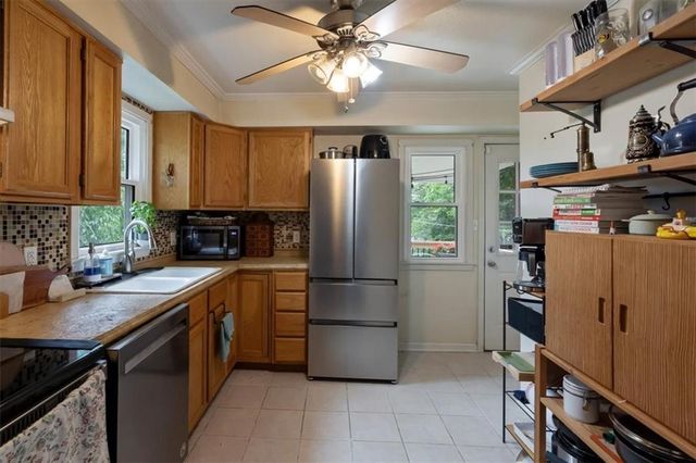 8325 Locust Street, Kansas City, MO 64131