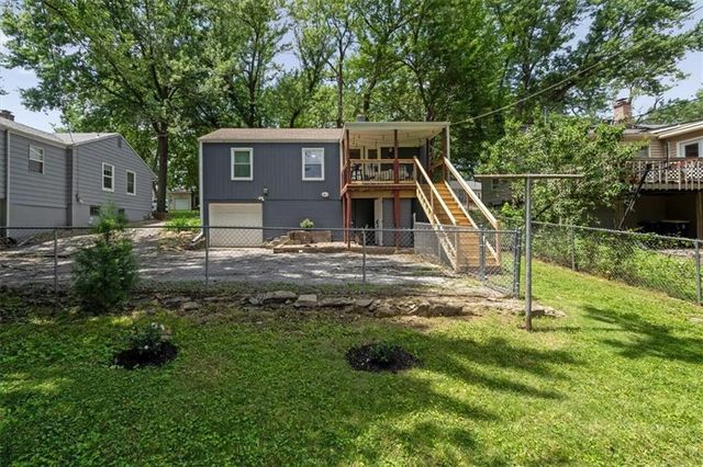8325 Locust Street, Kansas City, MO 64131