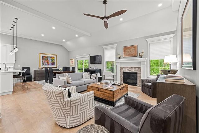 14811 Meadow Lane, Leawood, KS 66224