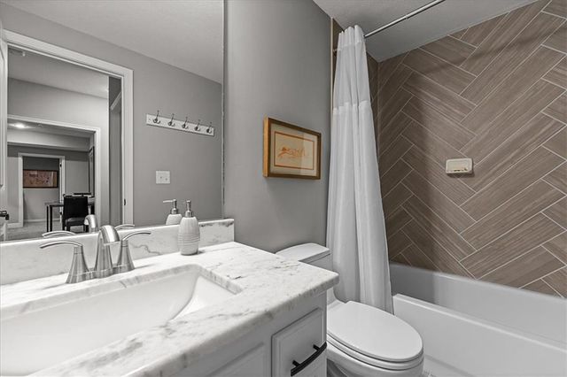 14811 Meadow Lane, Leawood, KS 66224