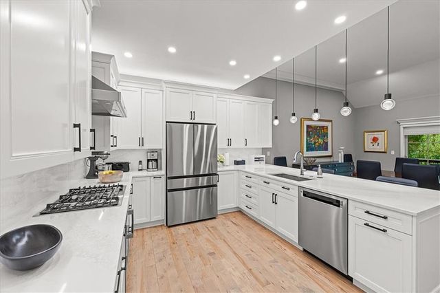 14811 Meadow Lane, Leawood, KS 66224
